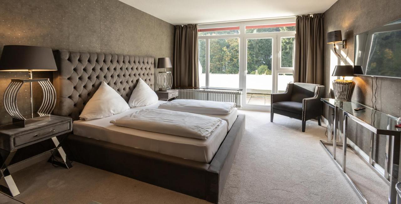Hotel Luisenpark Бад Бергцаберн Екстериор снимка