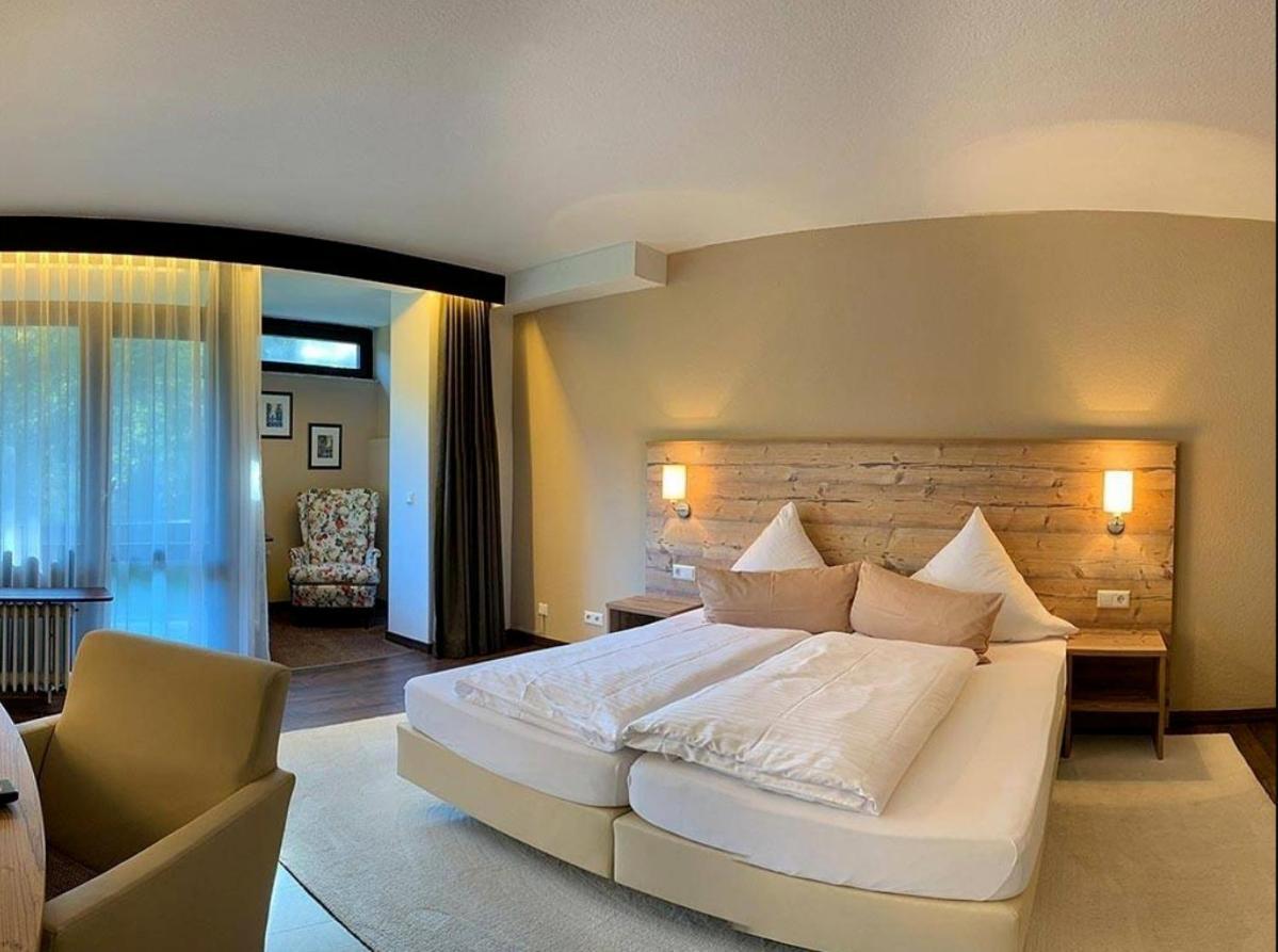 Hotel Luisenpark Бад Бергцаберн Екстериор снимка