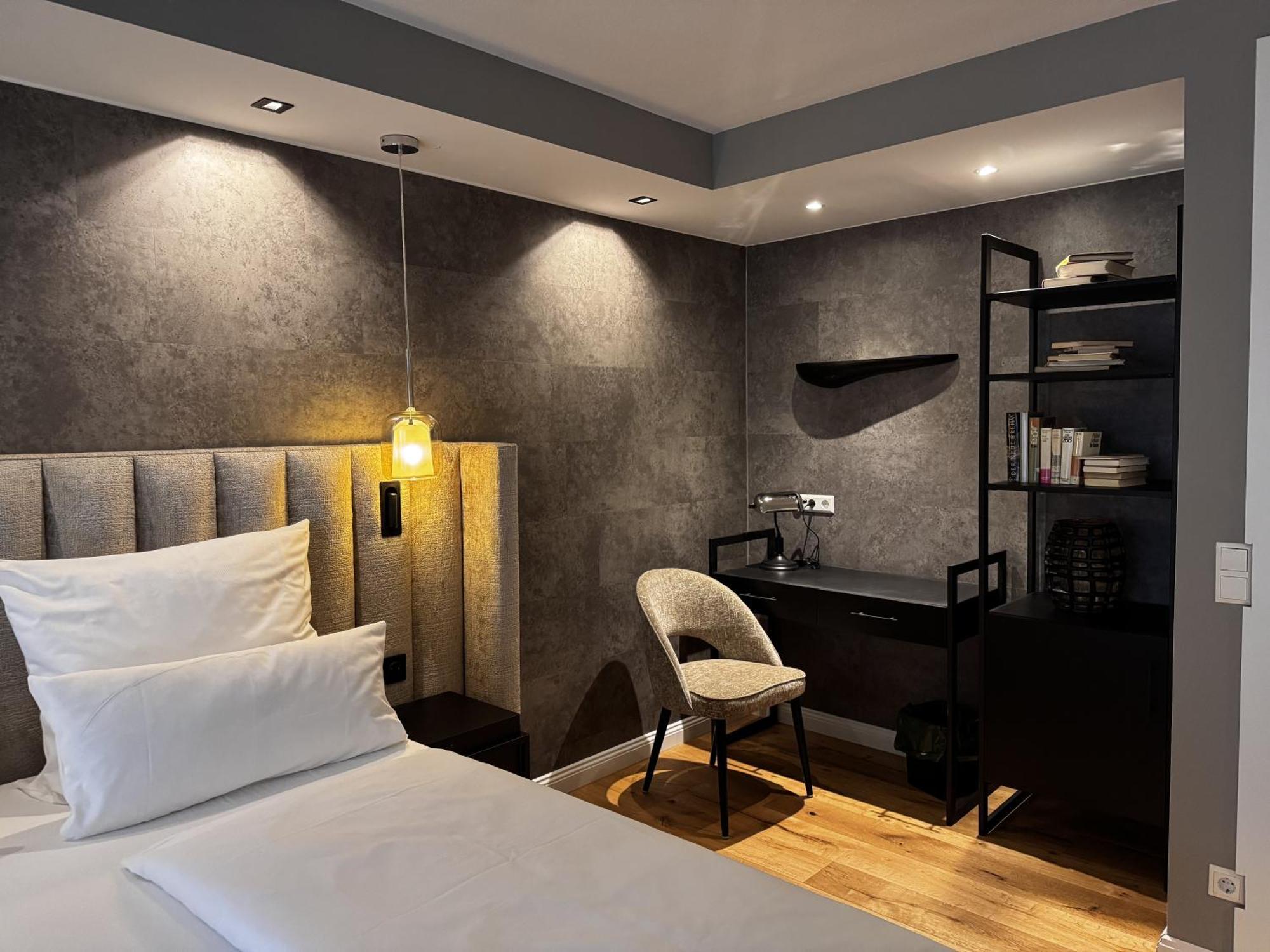 Hotel Luisenpark Бад Бергцаберн Екстериор снимка