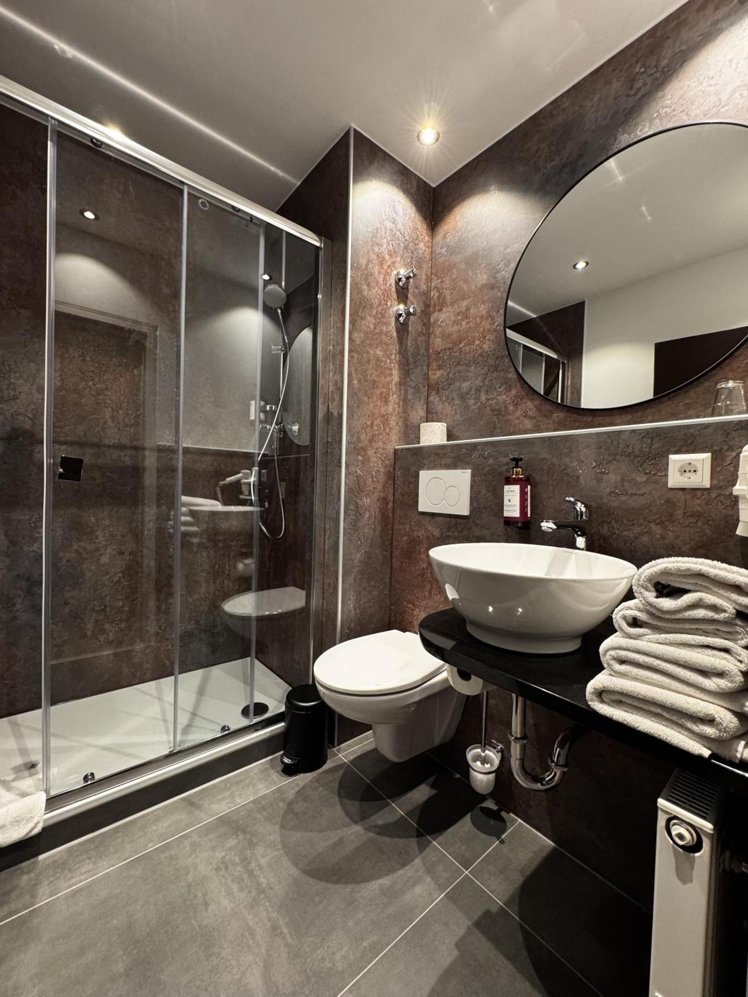 Hotel Luisenpark Бад Бергцаберн Екстериор снимка