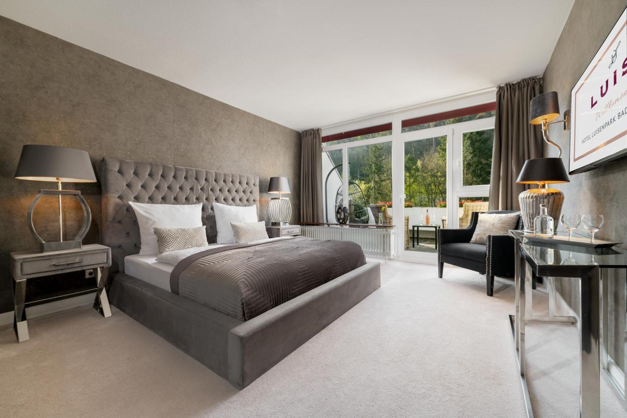 Hotel Luisenpark Бад Бергцаберн Екстериор снимка