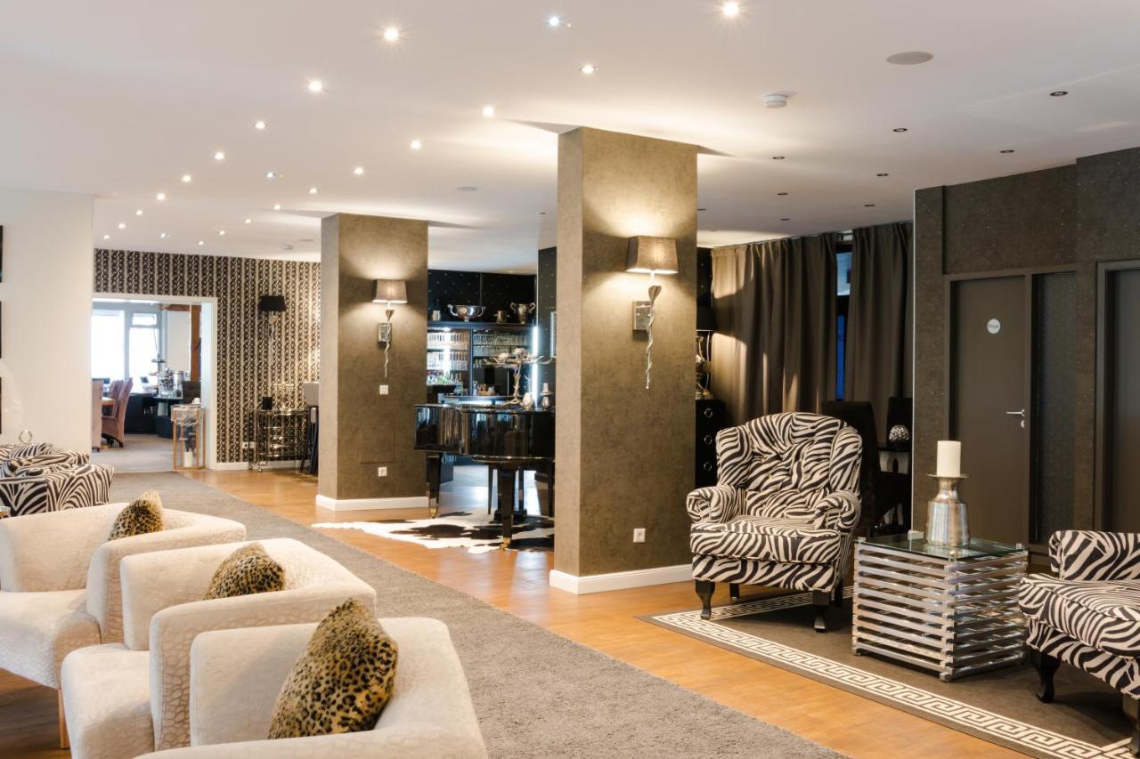 Hotel Luisenpark Бад Бергцаберн Екстериор снимка